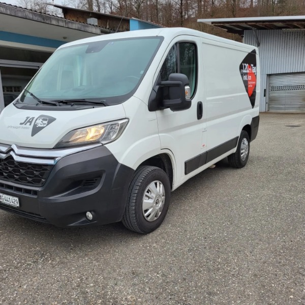 Lieferwagen Umzugswagen Transporter Lieferwagen Umzugswagen Transporter